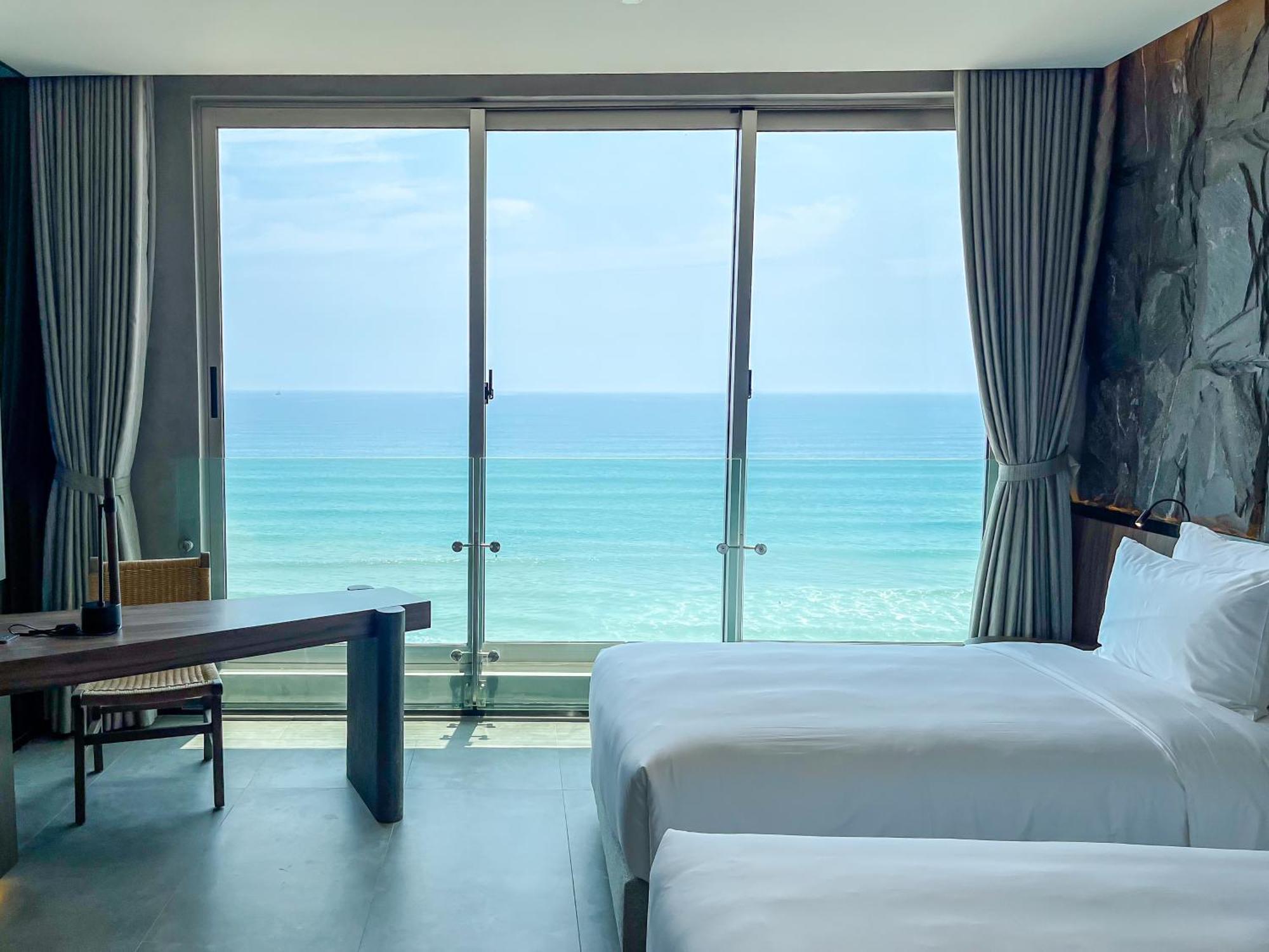 M Hotel Danang Bagian luar foto Deluxe Ocean View