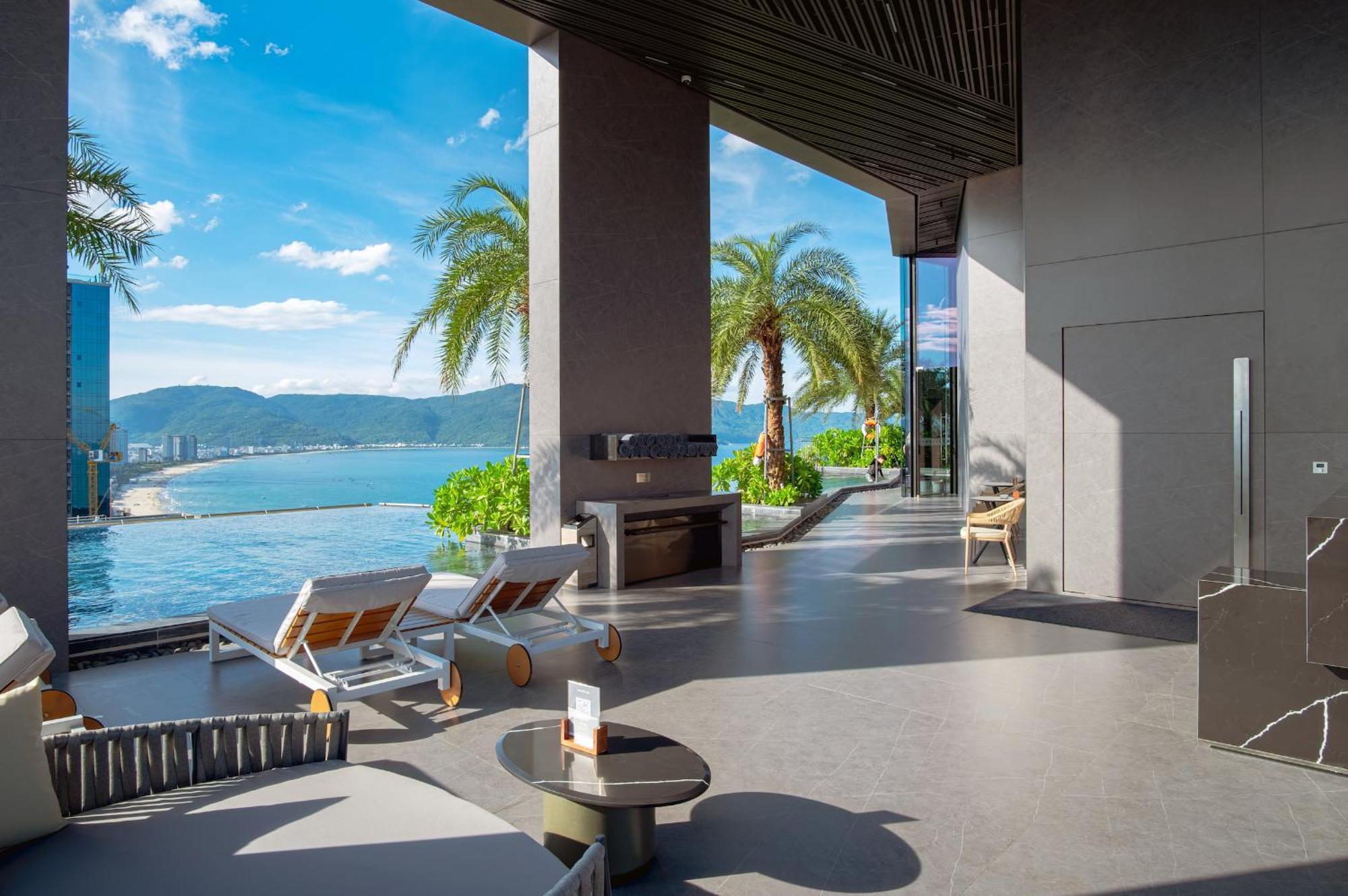 M Hotel Danang Bagian luar foto The pool at the hotel
