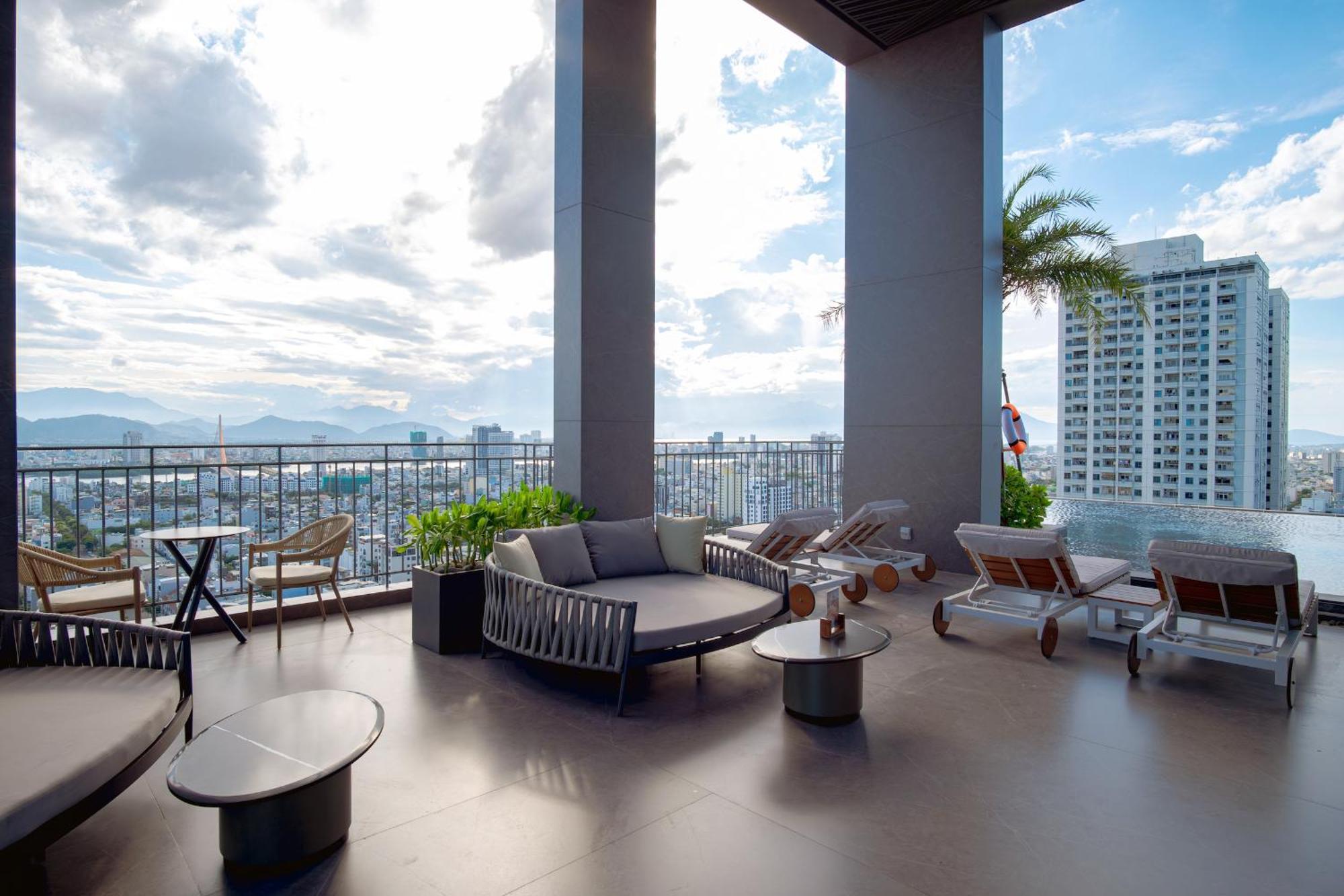 M Hotel Danang Bagian luar foto The Sky Bar