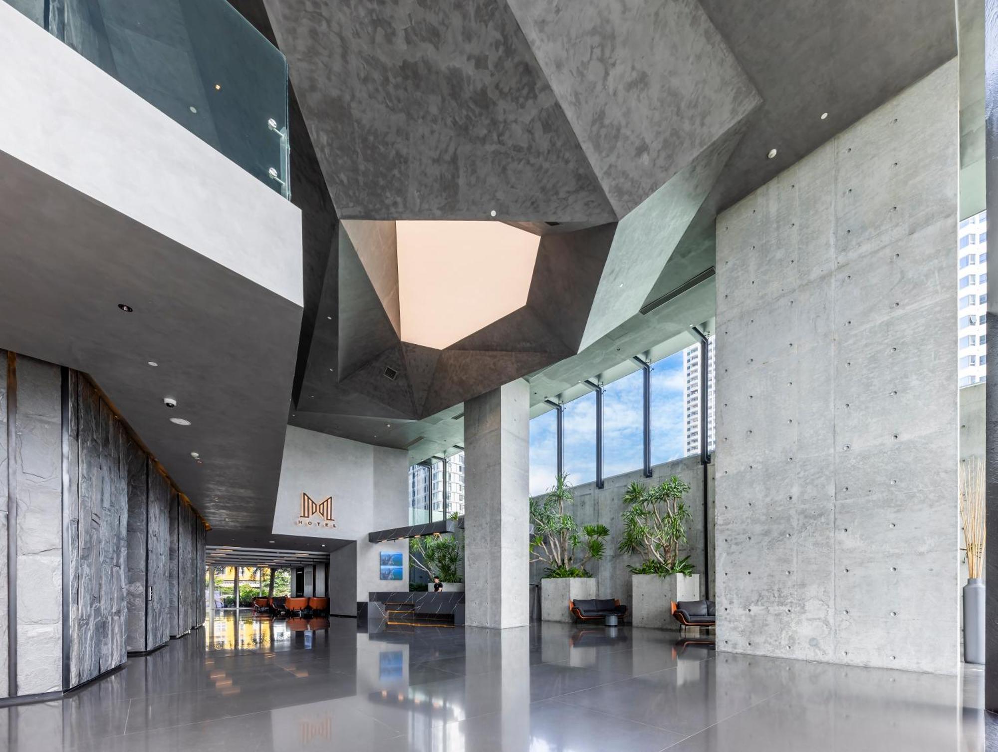 M Hotel Danang Bagian luar foto Interior of the building