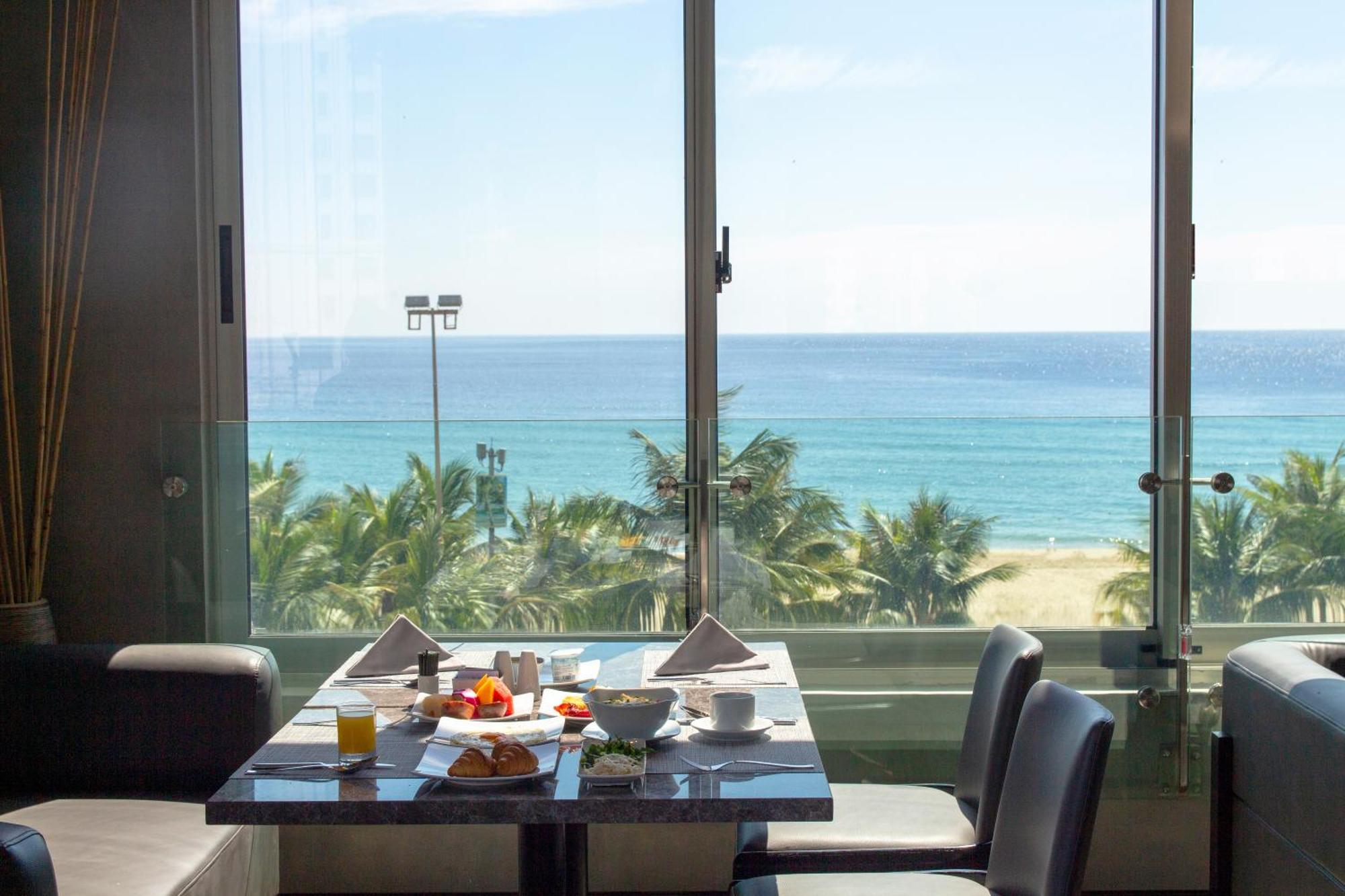 M Hotel Danang Bagian luar foto View from the hotel