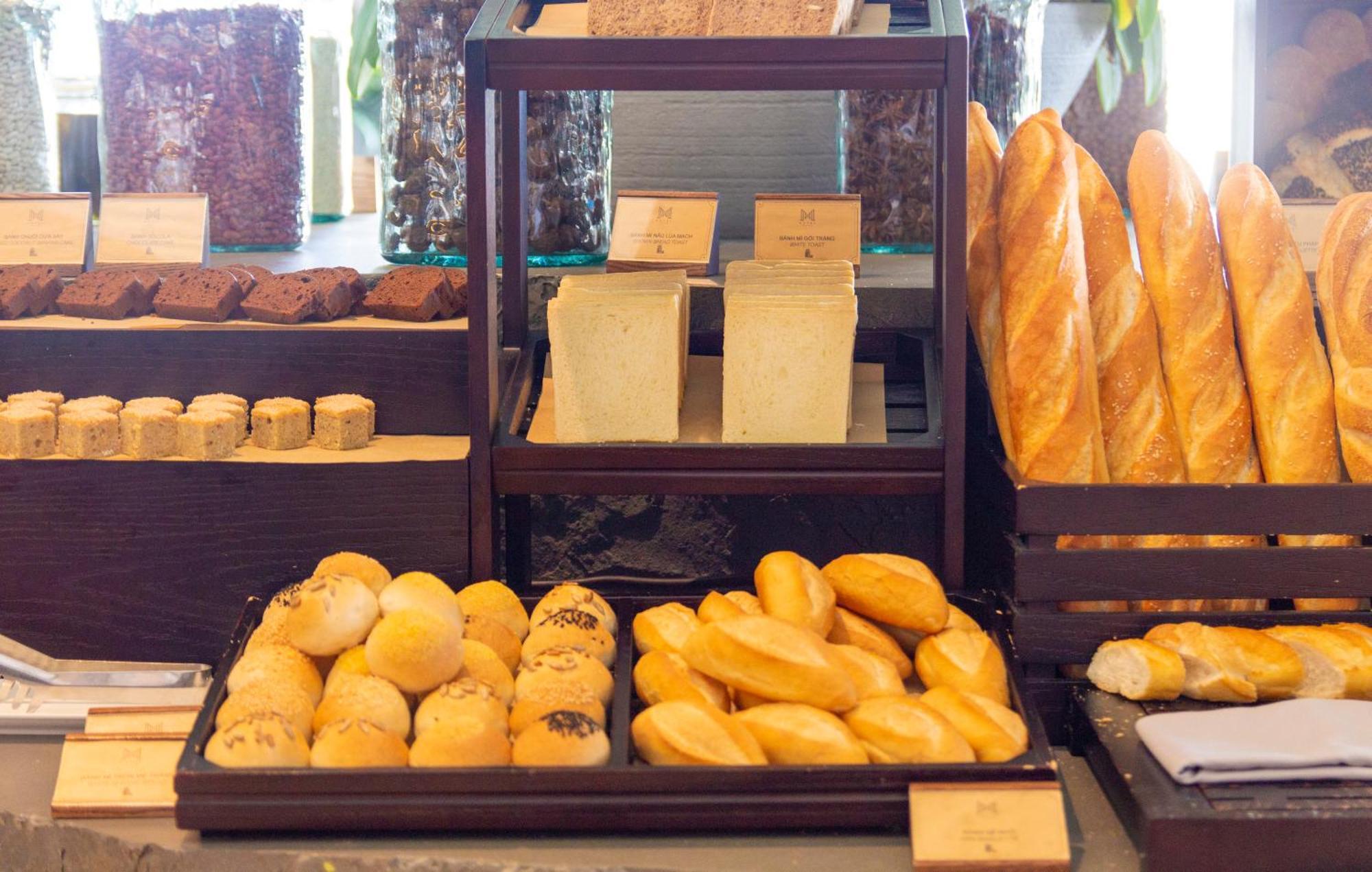 M Hotel Danang Bagian luar foto Bread and cheese